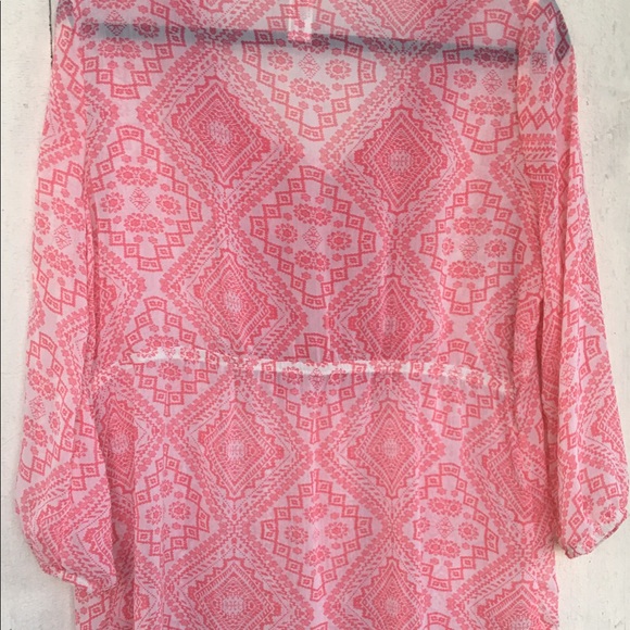 No Boundaries pink sheer geometric print top - Picture 5 of 5